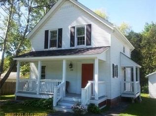 110 Washington St, Camden, ME 04843