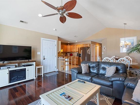 5th image of 430 E 24th Ave #D