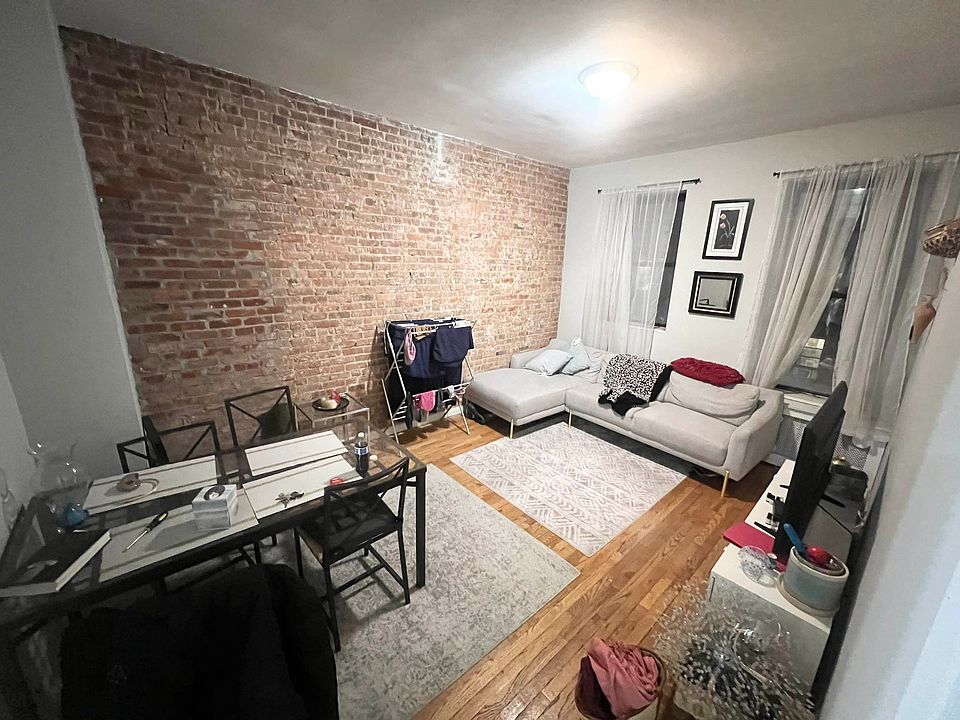 1st image of 174 W 81st St #3D