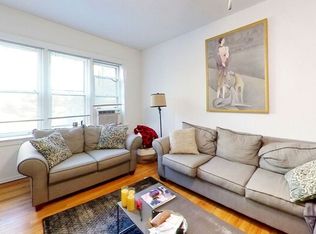1333 W Addison St APT 2A, Chicago, IL 60613