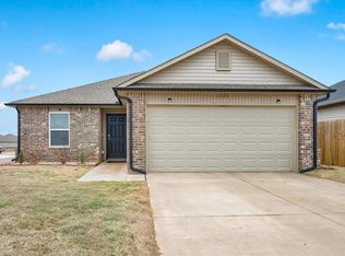 1224 Limestone Dr, Noble, OK 73068