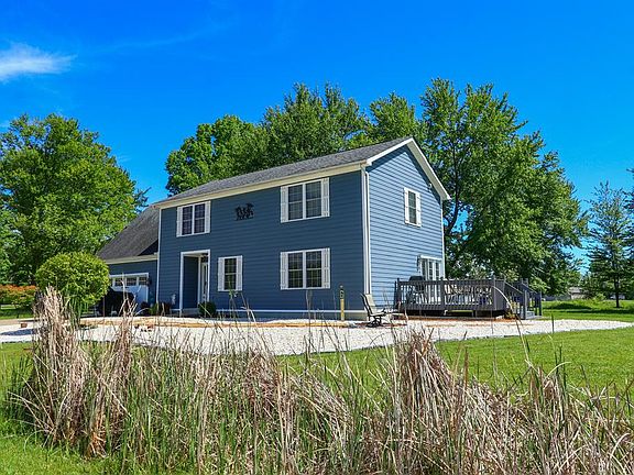 3rd image of 575 Old Orchard Dr