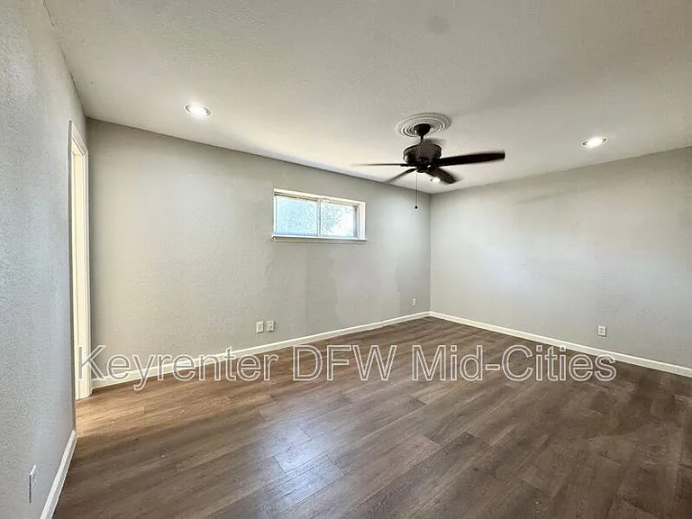2801 Clearbrook Dr — Photo 18