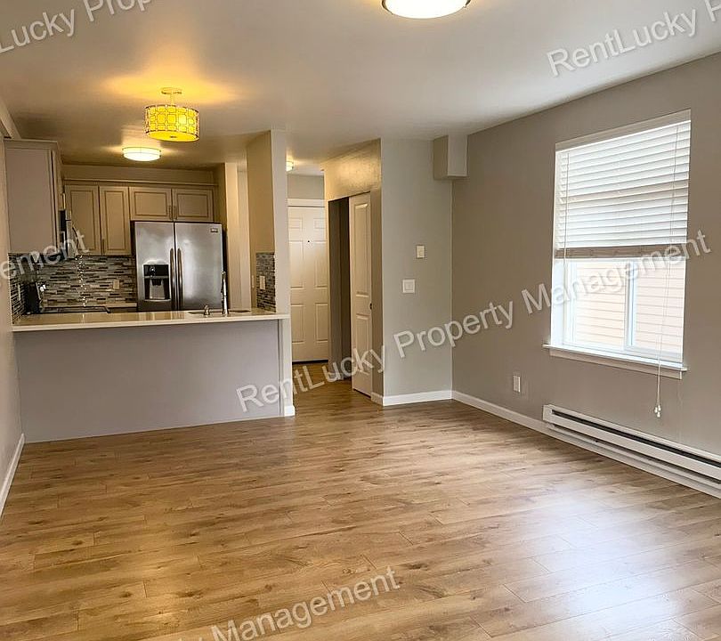 1st image of 3315 Claremont Ave S APT 4