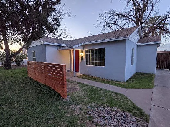 1154 W 2nd Pl