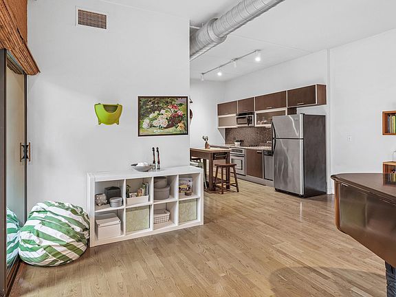 5th image of 660 W Wayman St Unit 208B