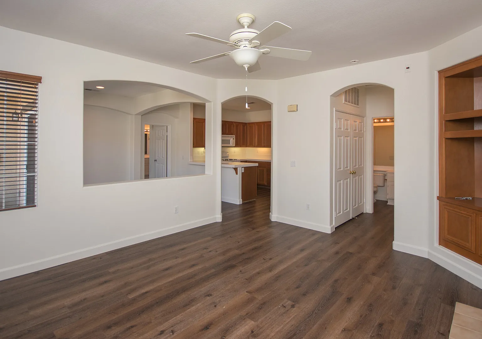 Beautiful Spacious Condo in The Brisbane Community!! — Photo 3