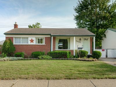 34201 Cherry Hill Rd, Westland, MI, 48186