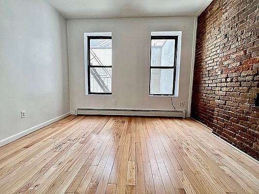 1st image of 109 Madison St APT 3
