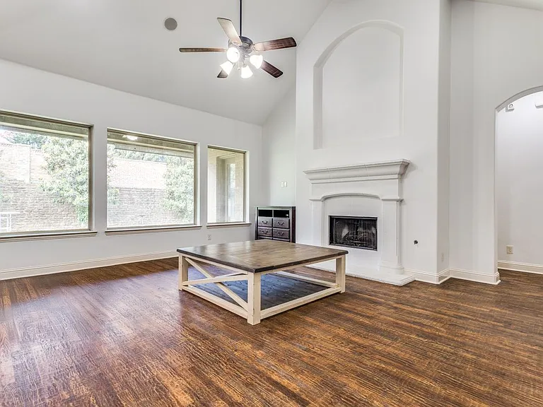 1436 Foster St — Photo 17