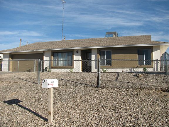 3rd image of 3600 Clearwater Dr