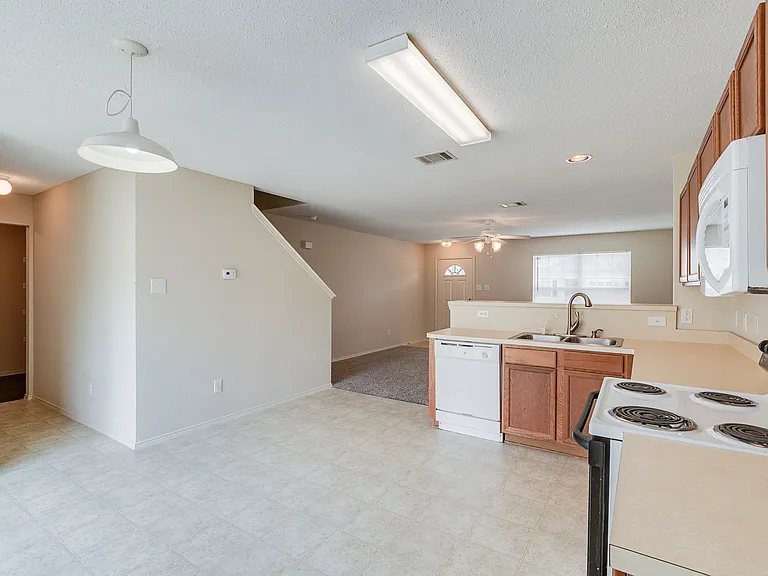 2920 Pima Ln — Photo 4