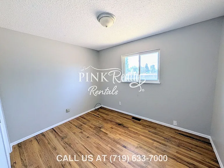 97 Sumac Dr — Photo 5
