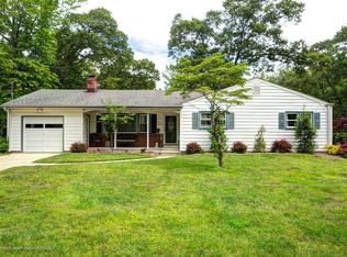 455 Redmond Ave, Oakhurst, NJ 07755