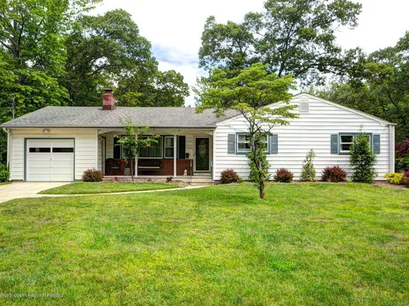 455 Redmond Ave, Oakhurst, NJ 07755