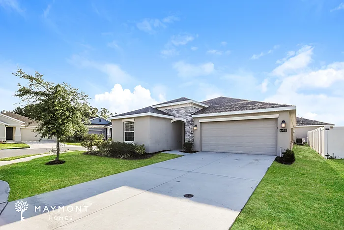 4 bed, 2.0 bath, 1936 sqft, $1,845 — Photo 3