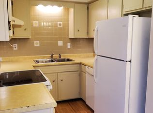 129 Village Dr APT 2, Carbondale, IL 62902