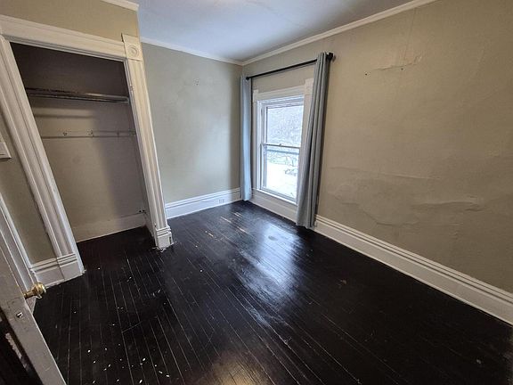 3rd image of 300 Eureka Ave SE