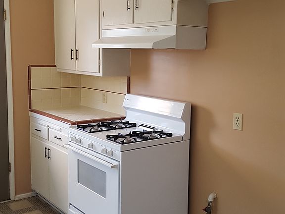 4th image of 622 W Maple Ave #A