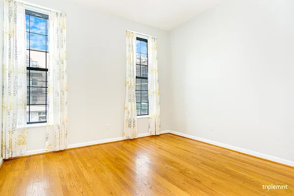 Rented by Triplemint | media 13