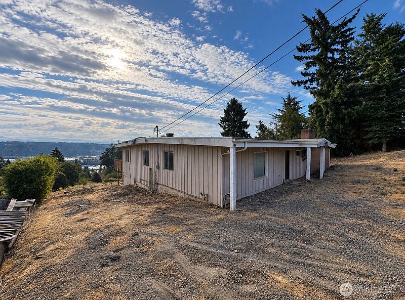 2nd image of 4525 127th Avenue E