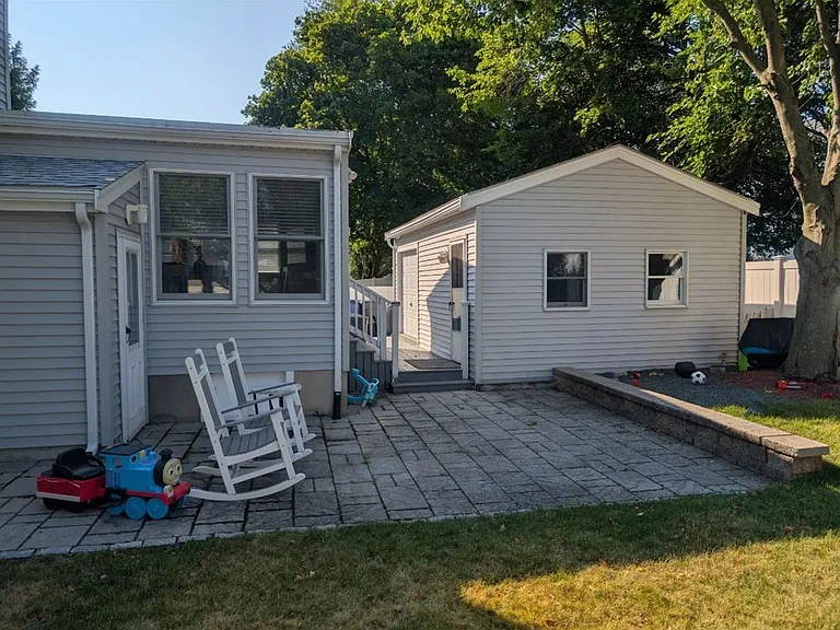15 University Rd — Photo 38