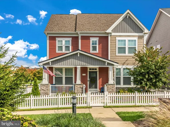 1132 Long Farm Cir, Brunswick, MD 21716