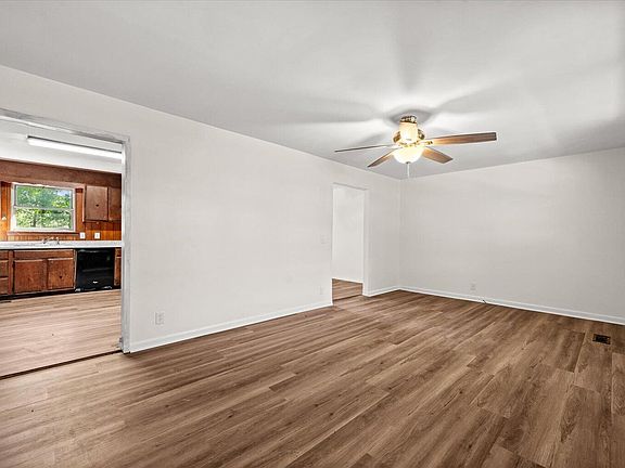 5th image of 49 Dee Vue Ln