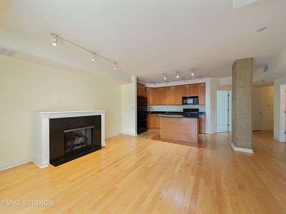 5th image of 1212 N Wells St APT 1204