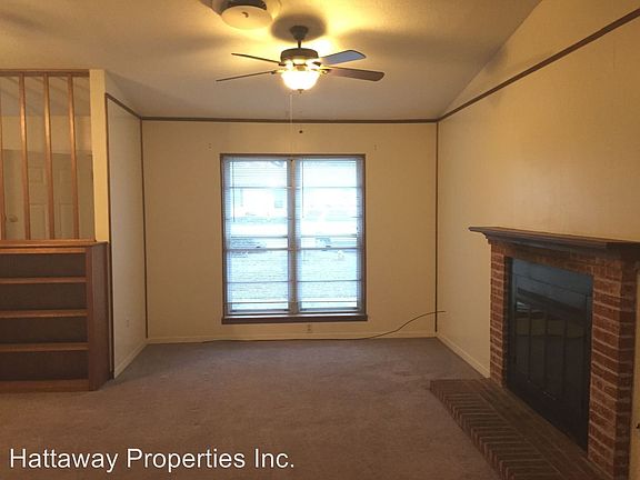 3rd image of 2811 Live Oak Dr