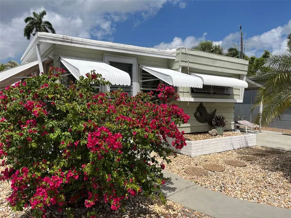 8557 SW 17th Street, Davie, FL 33324