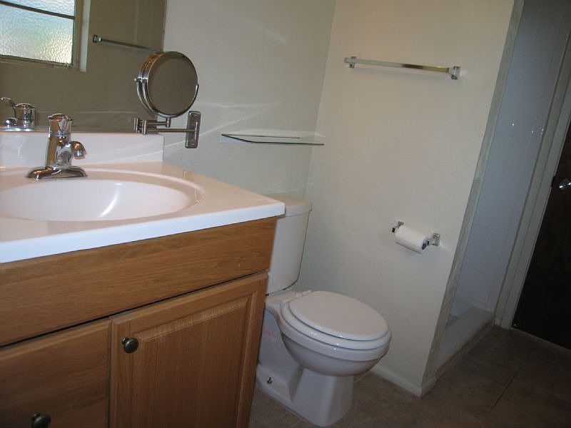 Master bath w/shower & tile