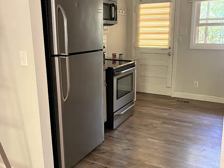 2211 Pike St #B — Photo 5
