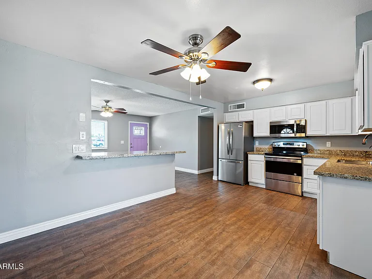1506 W 2nd St — Photo 11