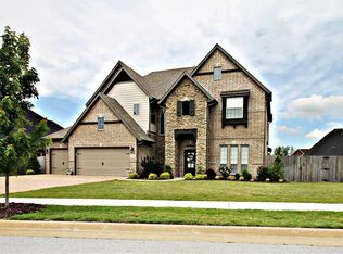 1600 SW Rosedale Ave, Bentonville, AR 72712