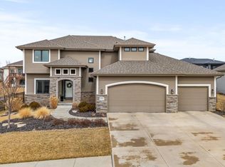 18402 Willis Ave, Elkhorn, NE 68022