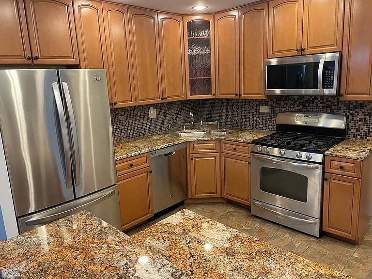 63 Saint Marys Pkwy — Photo 6
