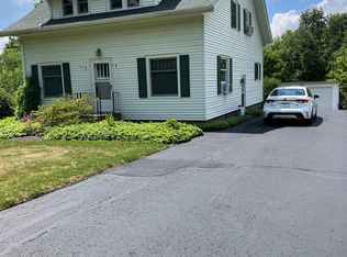 25 Eggleston Rd, Aurora, OH 44202