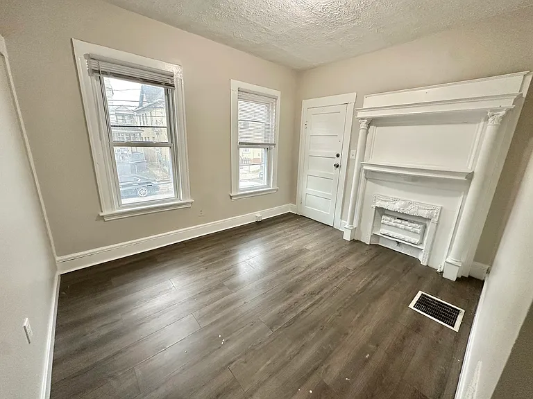 75 Sanford Ave #1 — Photo 4