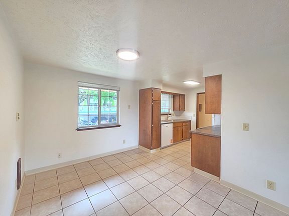 5th image of 3315-3317 W Bismark Ave #3N
