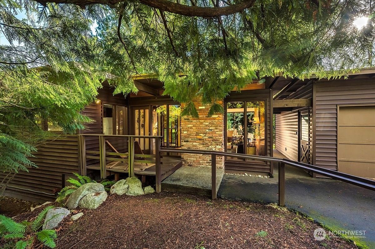 2947 NE 200th Street, Shoreline, WA 98155 | Zillow