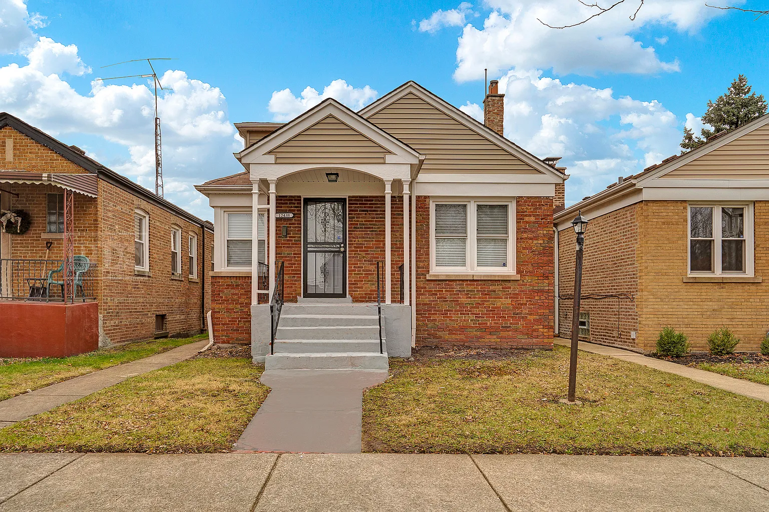 12438 S Perry Ave photo 1