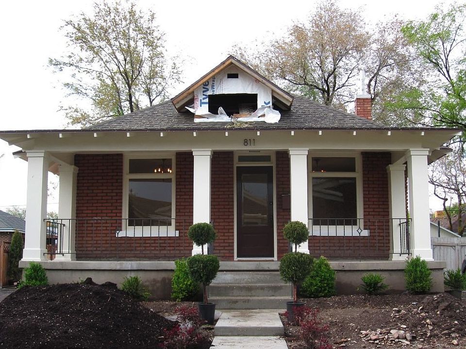 1st image of 811 E Roosevelt Ave