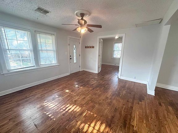4th image of 4605 N Hammond Ave