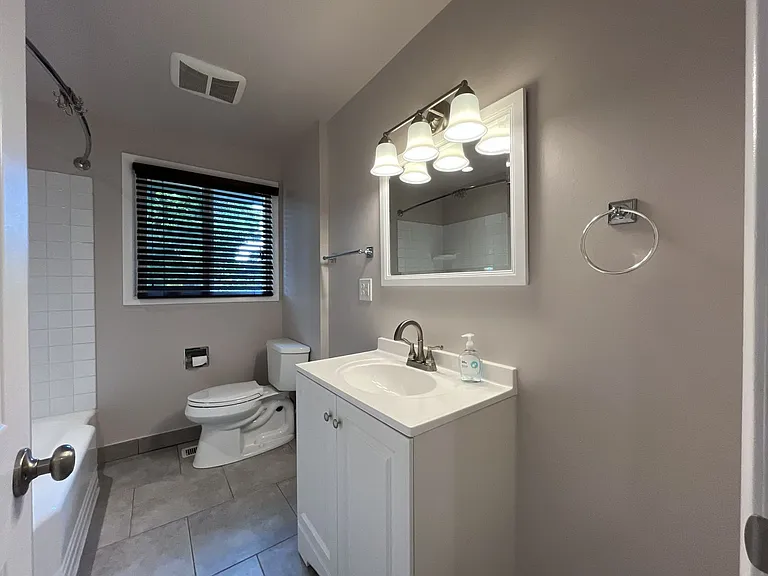730 SE 143rd Ave — Photo 20
