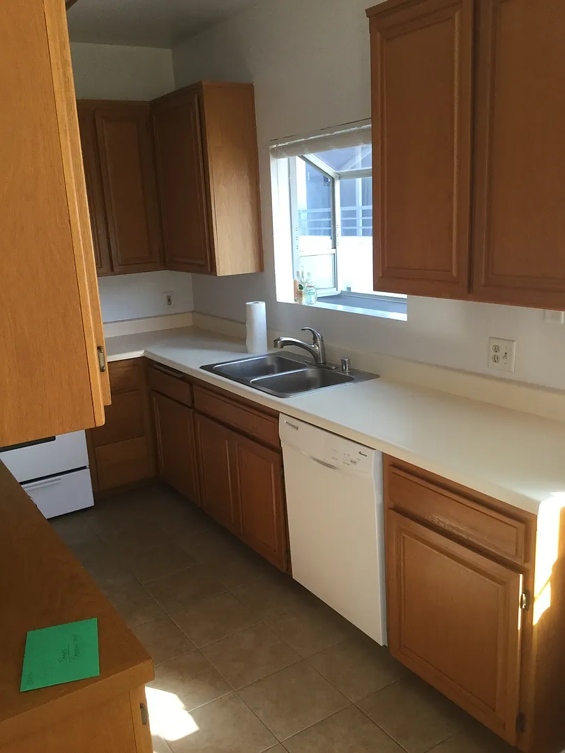 A003-11482 Moorpark — Photo 2