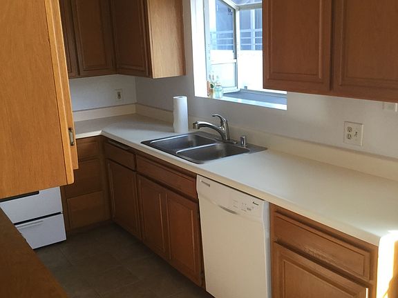 2nd image of 11482 Moorpark St APT 07