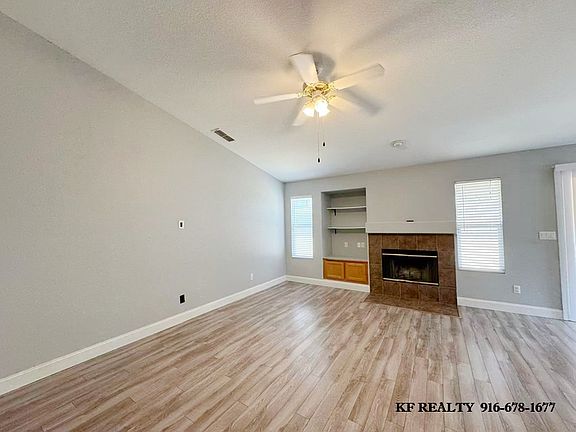 3rd image of 6004 Leonardo Way