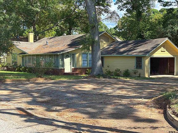 2nd image of 343 Bonner St