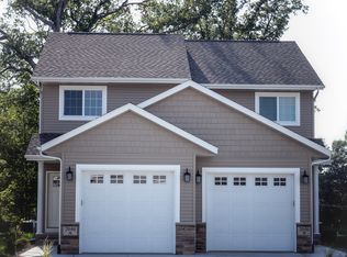 2155 Sugar Creek Dr NW, Cedar Rapids, IA 52405
